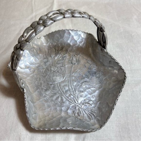 Vintage Hand Wrought Creations tray & basket w/ flower etching Rodney Kent 50’s - Picture 11 of 17